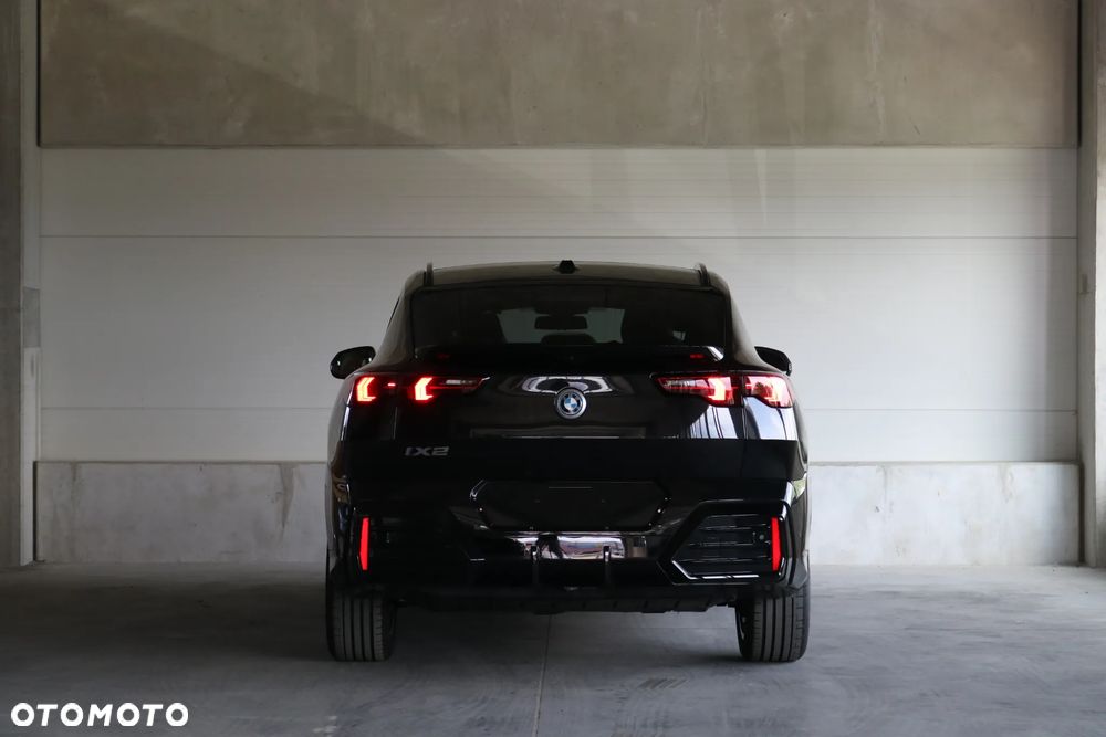 BMW iX2 eDrive20 66.5kWh M Sport Edition - 5