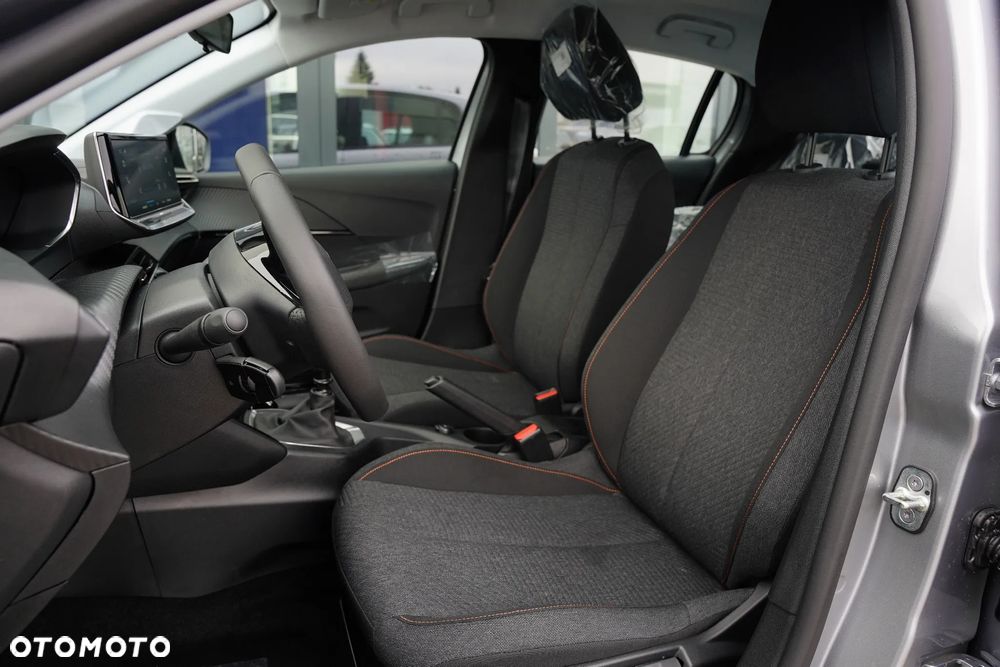 Peugeot 208 - 14