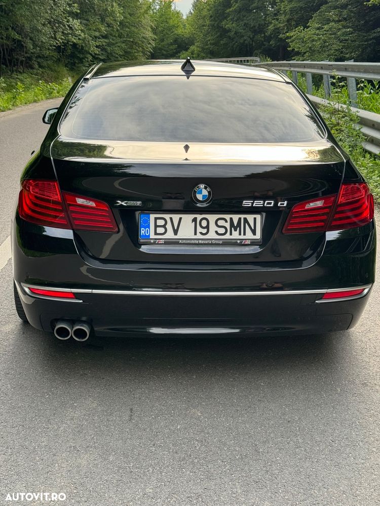 BMW Seria 5 520d xDrive - 4