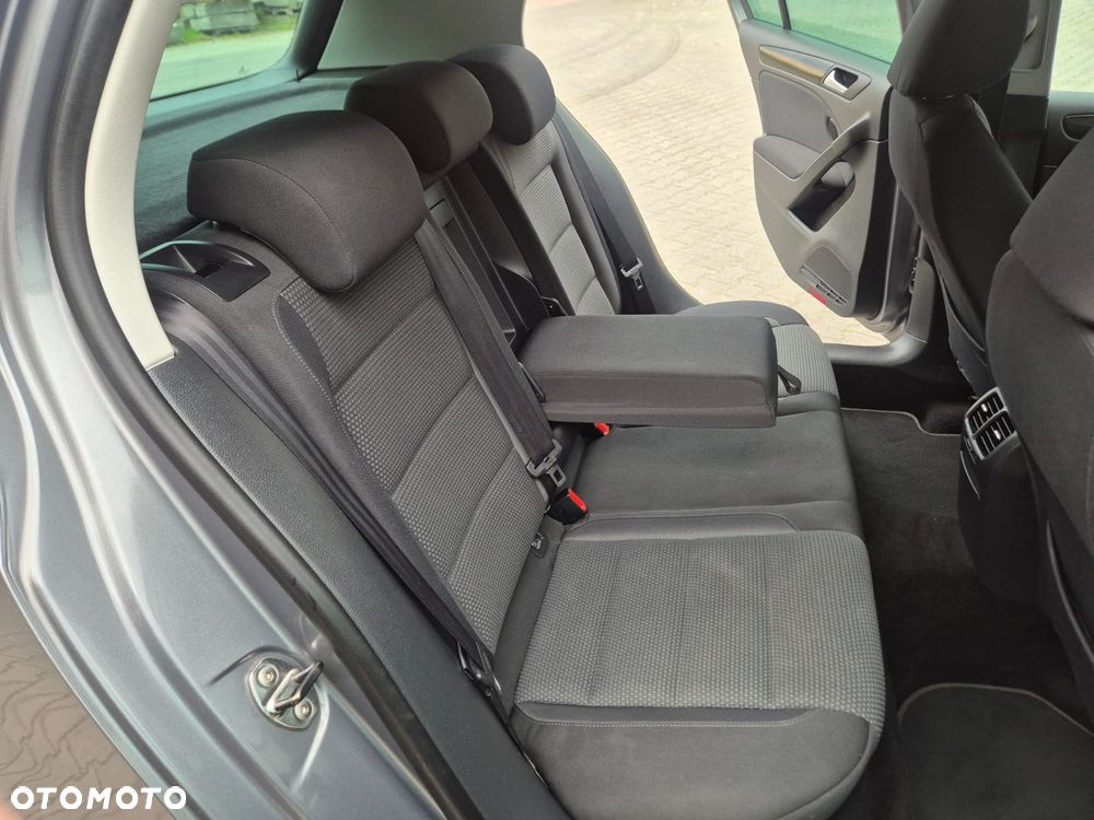 Volkswagen Golf - 25