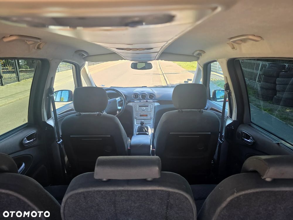 Ford Galaxy 2.0 Ghia - 6