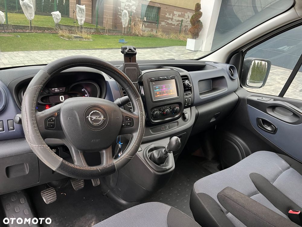 Opel Vivaro - 11