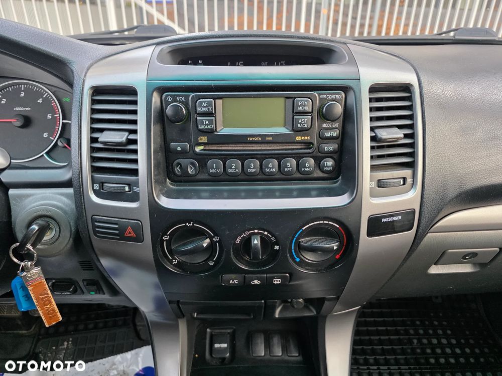 Toyota Land Cruiser 3.0 D Sol - 11