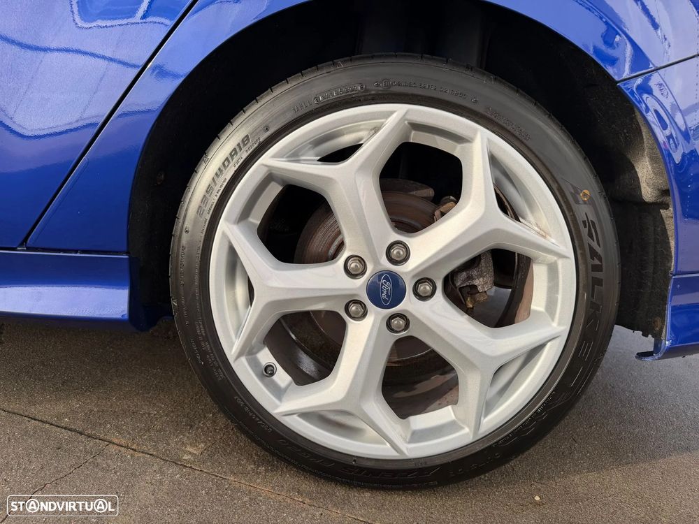 Ford Focus 2.0 EcoBoost ST - 8