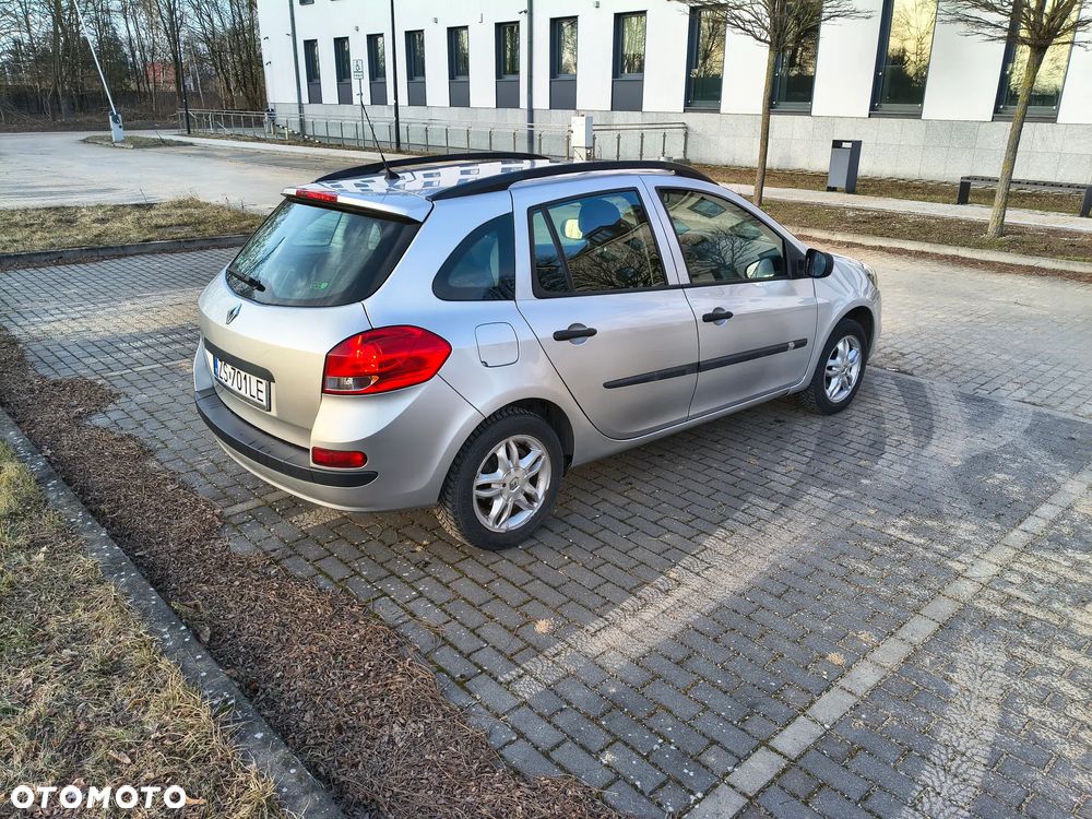 Renault Clio 1.2 16V 75 Dynamique - 11