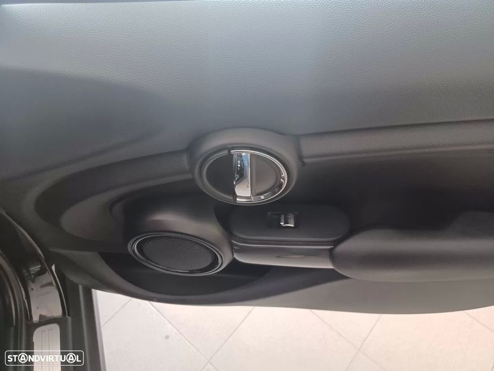MINI 5 Portas One D - 24