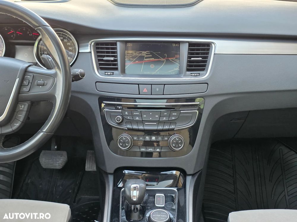 Peugeot 508 RXH Hybrid4 - 19