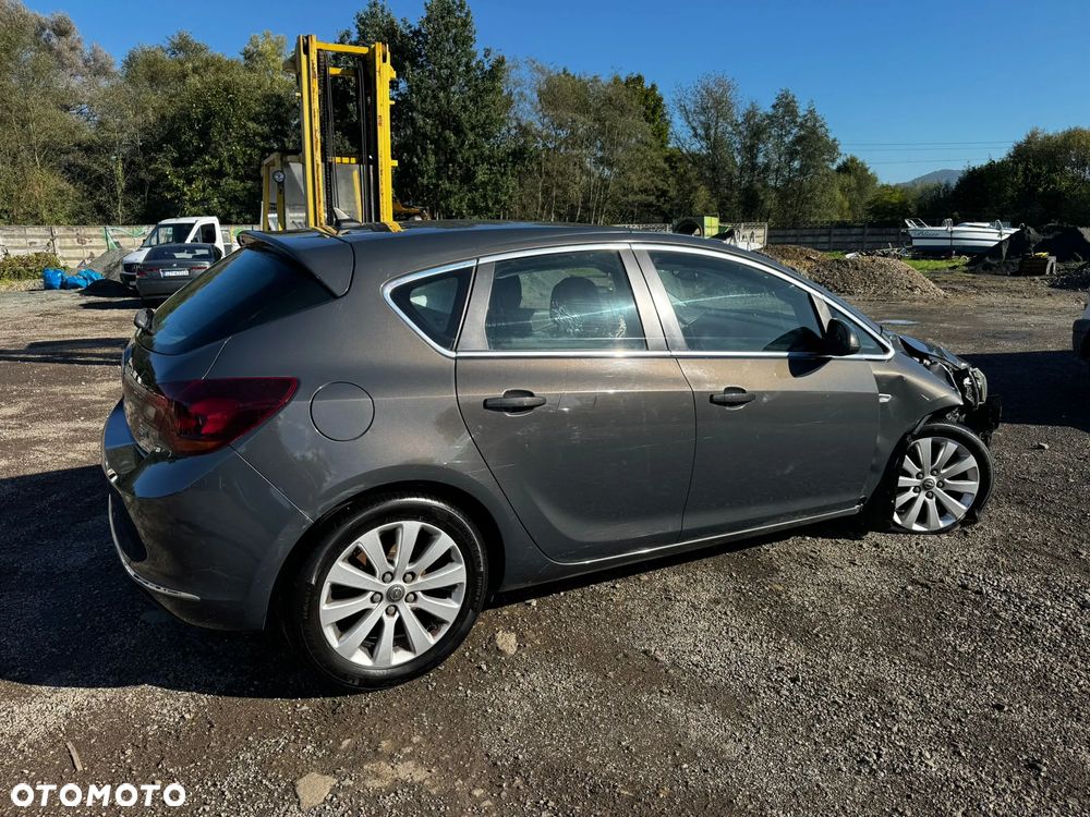 Opel Astra IV 1.6 CDTI Cosmo - 6