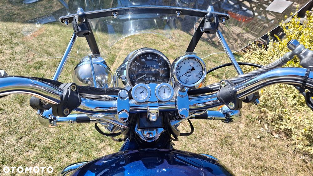 Suzuki Intruder - 8