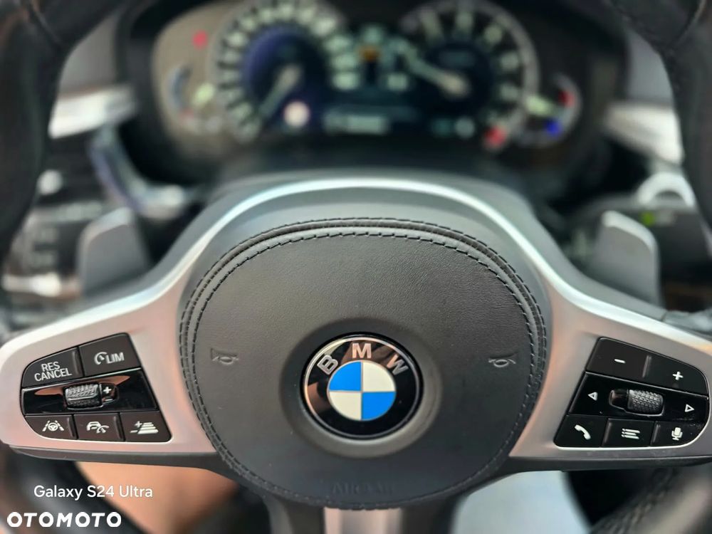 BMW Seria 5 530i xDrive Luxury Line sport - 24