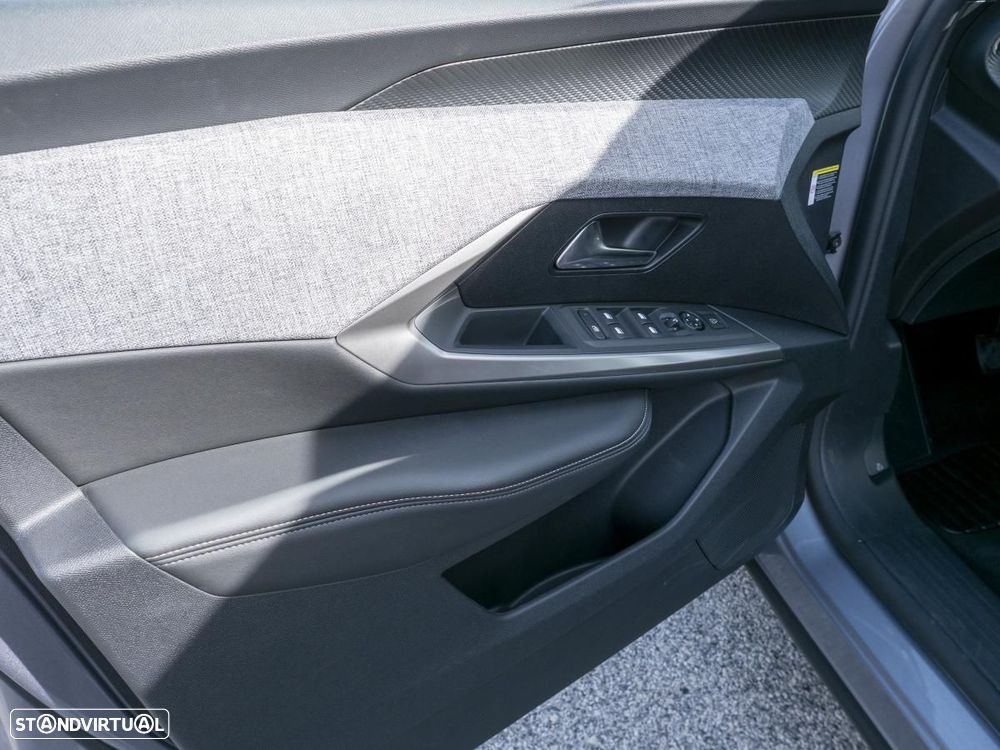 Peugeot E-5008 210 Allure Business - 21