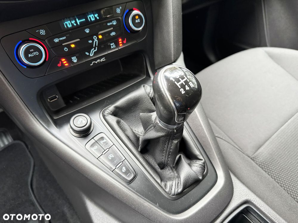 Ford Focus - 27