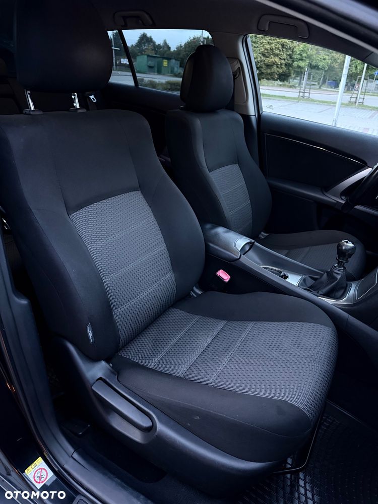 Toyota Avensis - 19