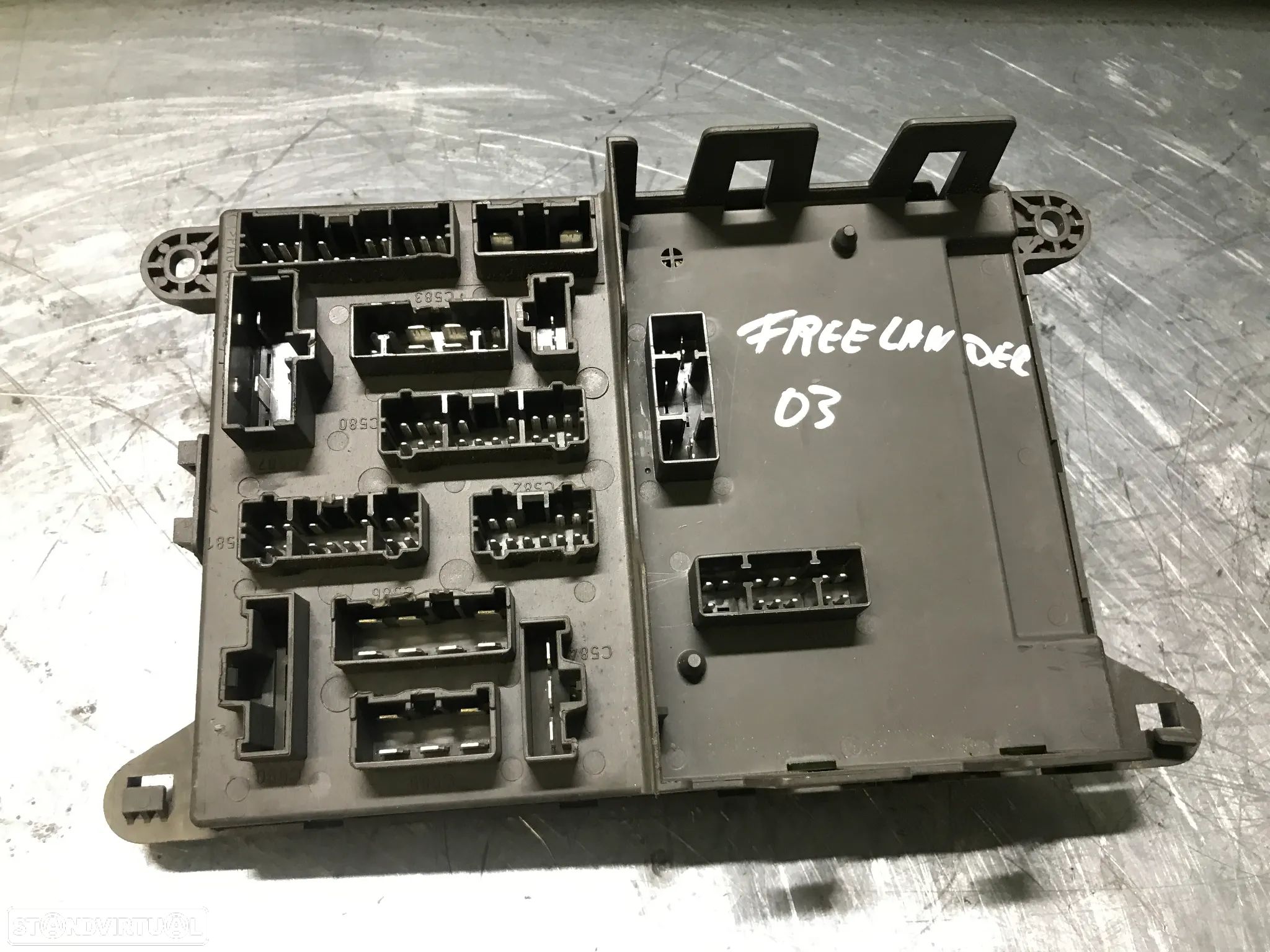CAIXA DE FUSIVEIS LANDROVER FREELANDER YQE500150 518823208 - 1