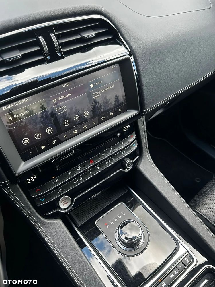 Jaguar F-Pace 2.0 i4P AWD Chequered Flag - 11