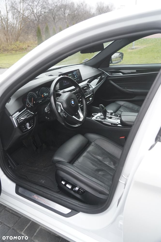 BMW Seria 5 520d Sport - 11