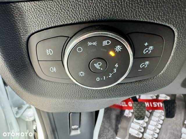 Ford Transit Courier - 17