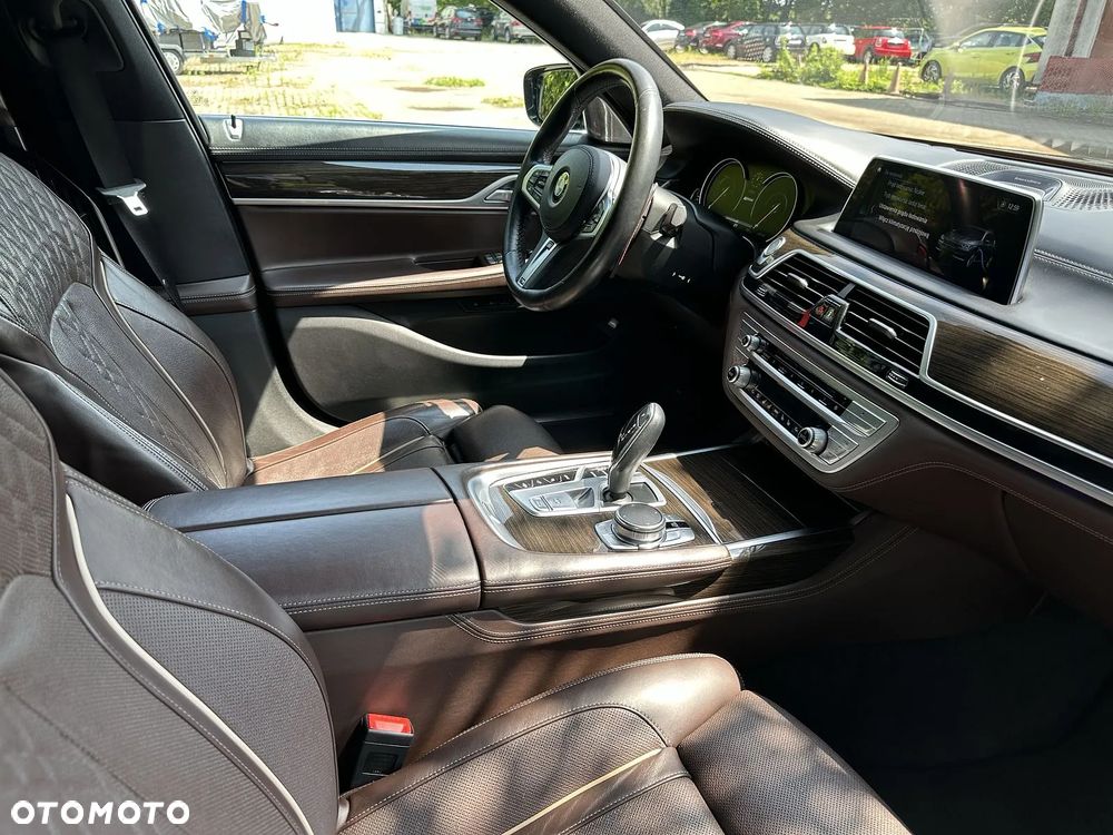BMW Seria 7 740Le xDrive iPerformance - 19