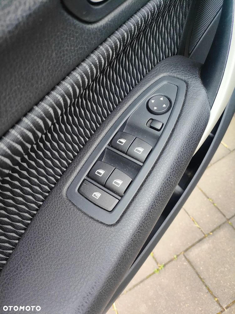 BMW Seria 1 118d xDrive - 15