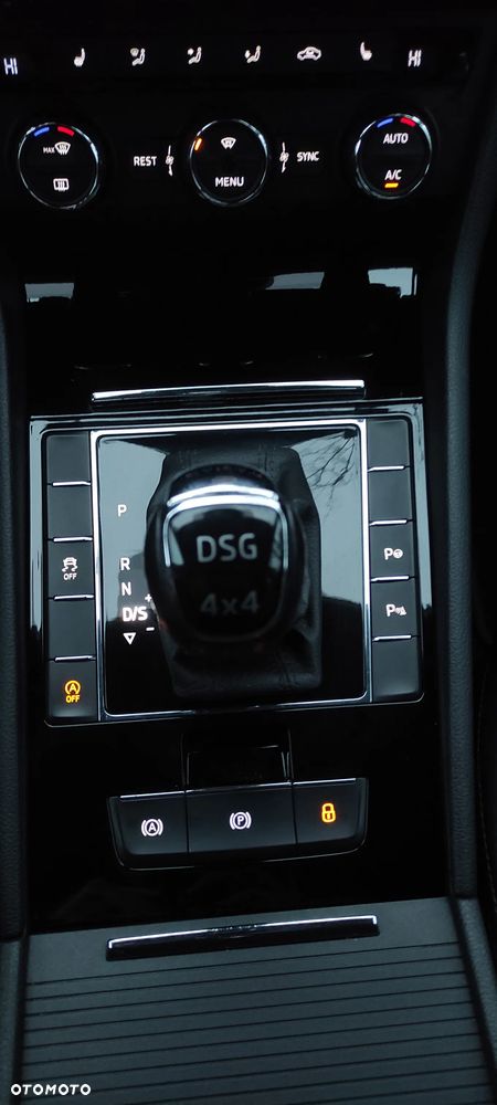 Skoda Superb 2.0 TDI 4x4 DSG SportLine - 36