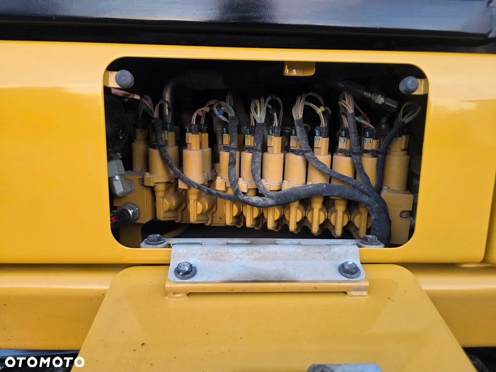 Caterpillar CAT 302.7 CR mini koparka szybkozłącze 3 łyżki piękna serwisowana 1 wł JCB sprowadzona w oryginale - 20