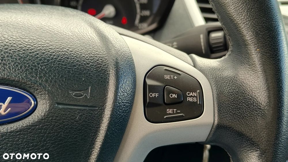 Ford Fiesta 1.6 TDCi Individual - 18