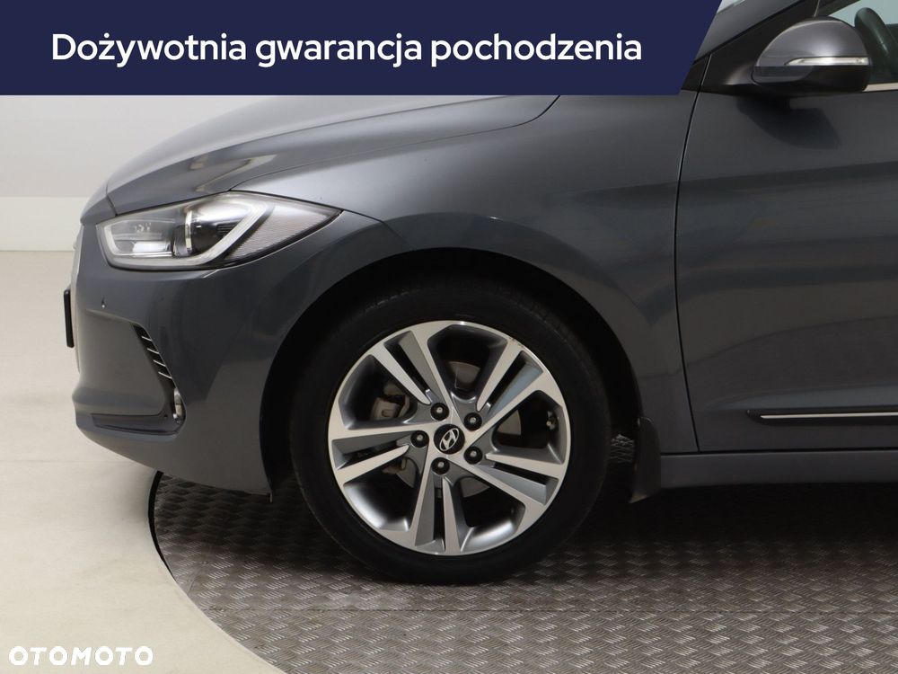 Hyundai Elantra - 17