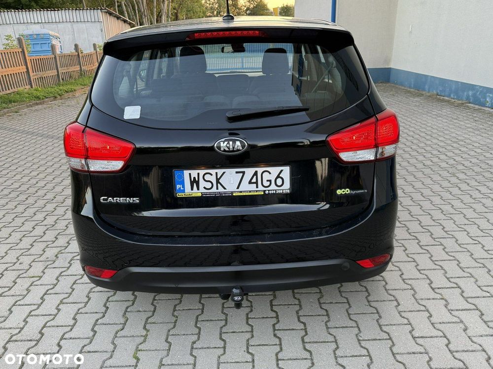 Kia Carens - 12