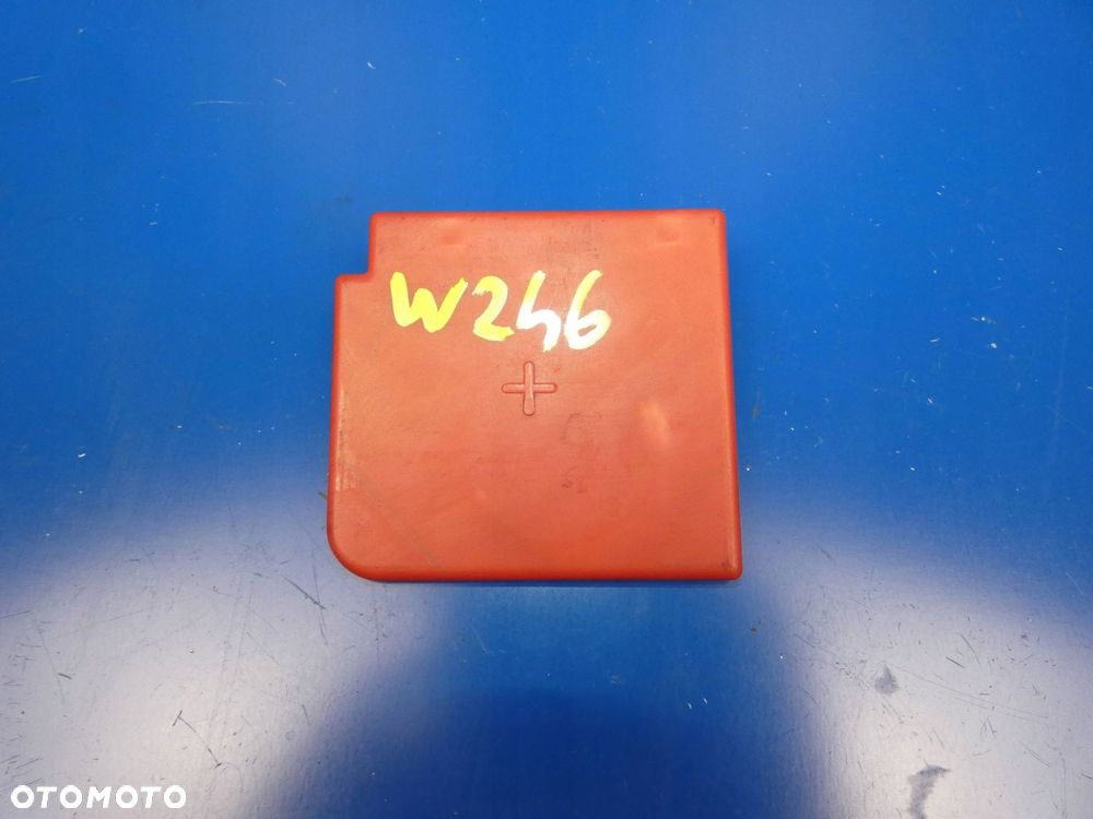 MERCEDES B KLASA W246 A W176 CLA W117 ZAŚLEPKA KLEMY AKUMULATORA - 1