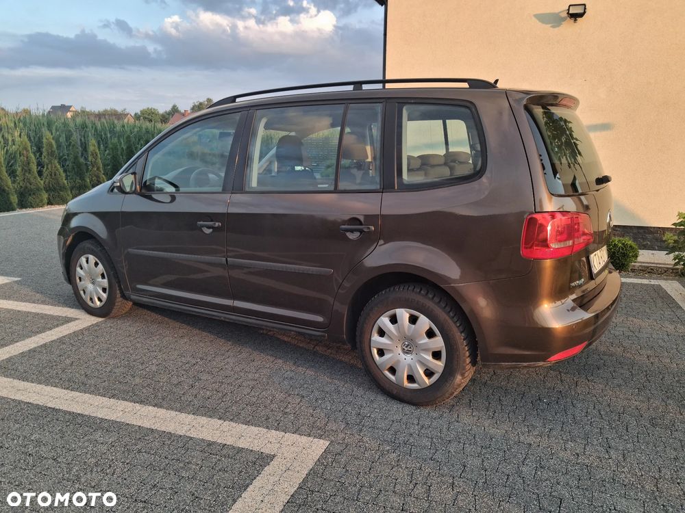 Volkswagen Touran - 4