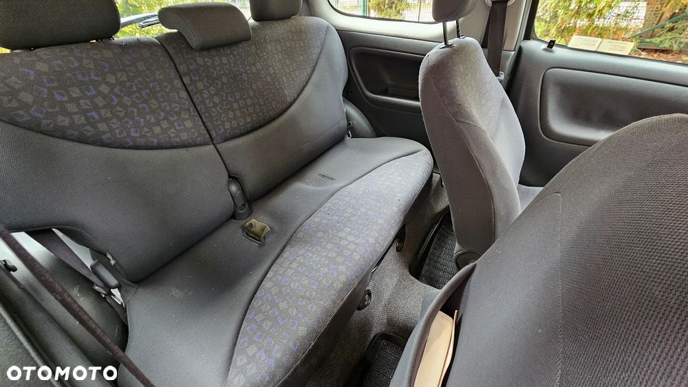 Toyota Yaris 1.3 Luna - 12