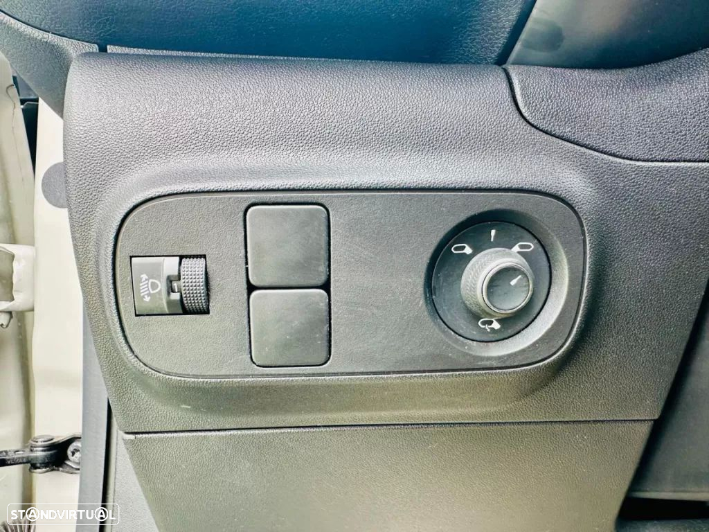 Citroën C3 Pure Tech S&S C-Series - 17