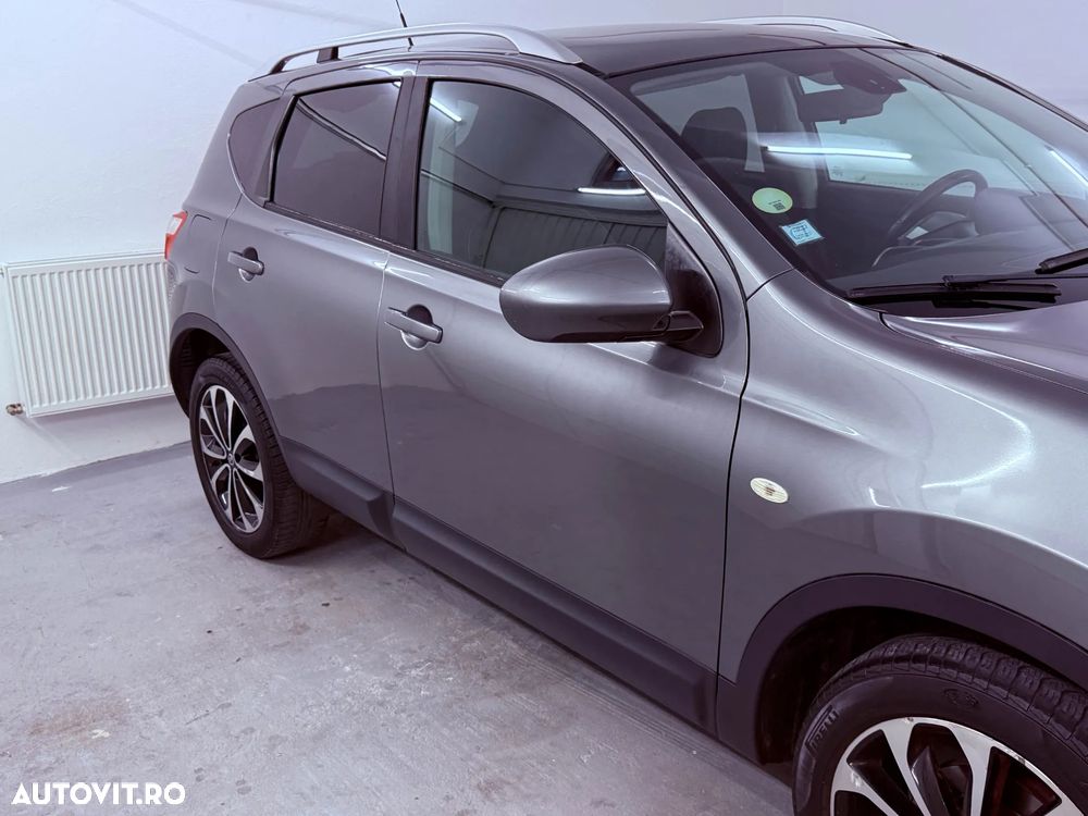 Nissan Qashqai 2.0 DCI 4 x 4 DPF tekna - 32