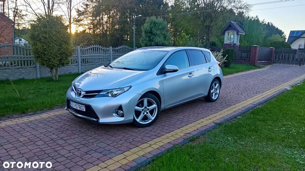 Toyota Auris 1.33 Dual-VVT-i Comfort - 1