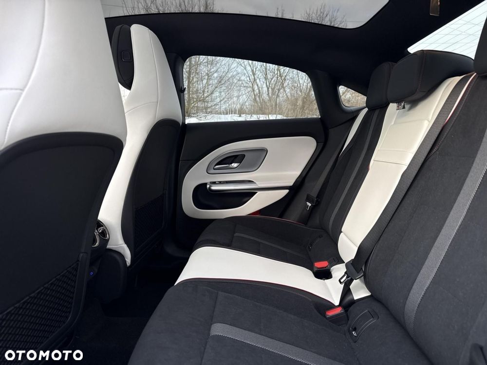 Mercedes-Benz CLA - 15