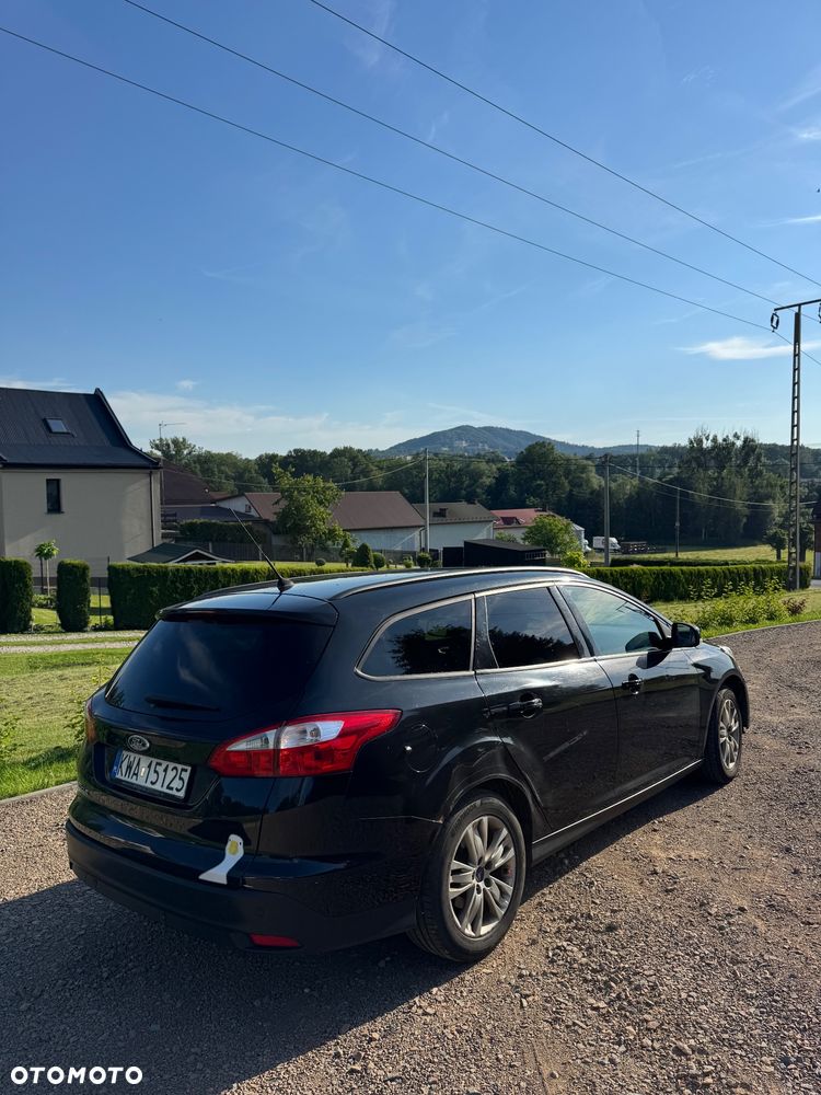 Ford Focus 1.6 Ambiente - 2