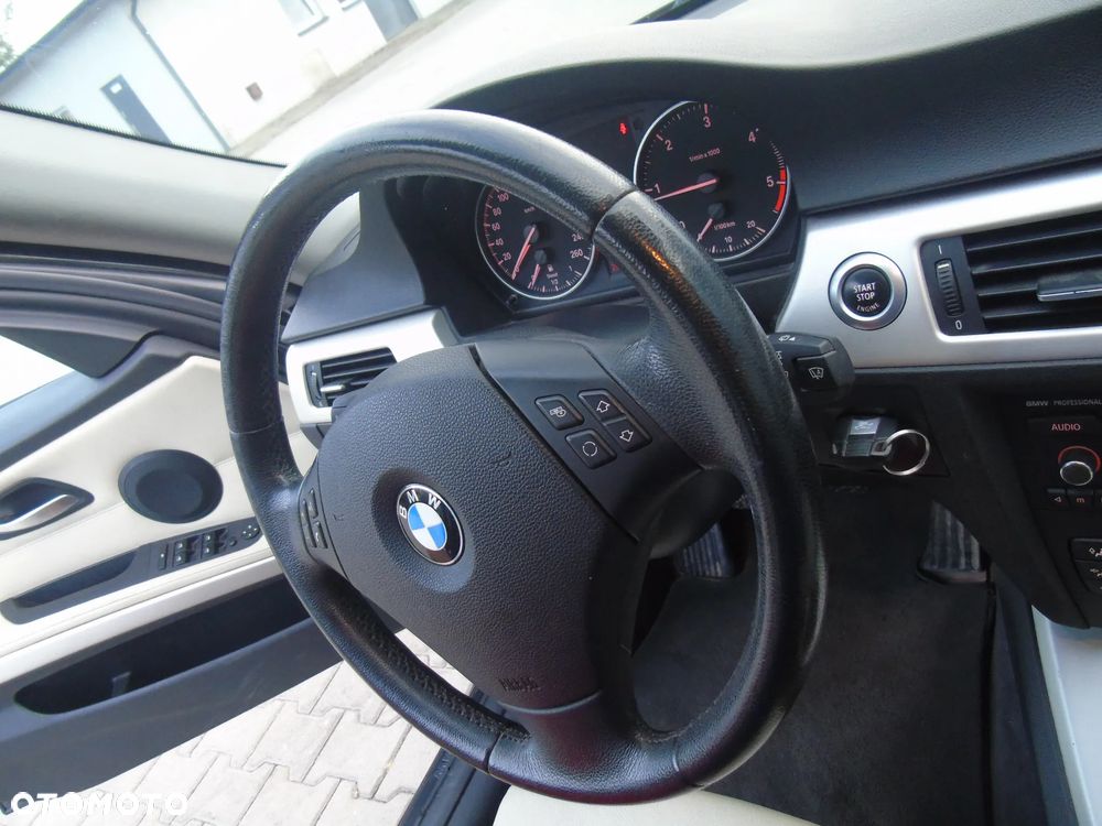 BMW Seria 3 - 16