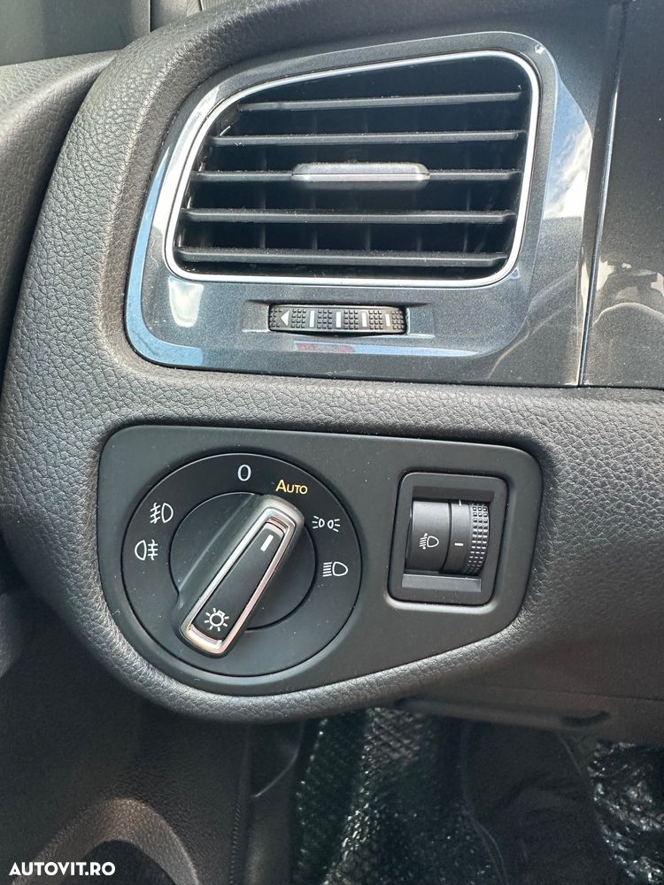 Volkswagen Golf 1.6 TDI Highline - 24