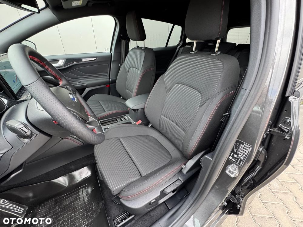 Ford Focus 1.0 EcoBoost mHEV ST-Line X - 16