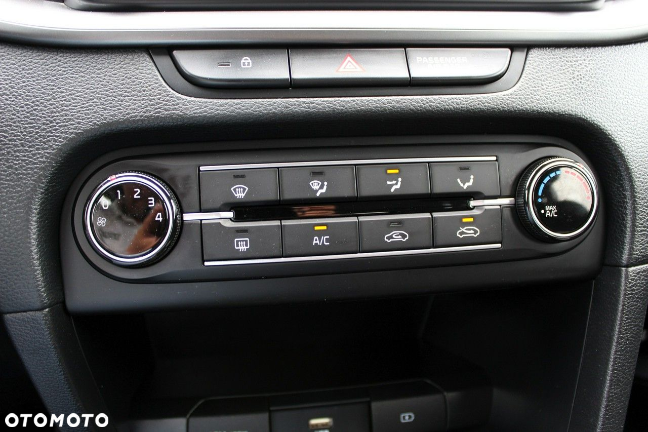 Kia Ceed - 26