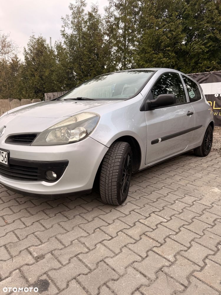 Renault Clio - 2