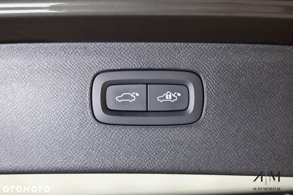 Volvo XC 90 B5 D AWD Ultimate Dark - 34