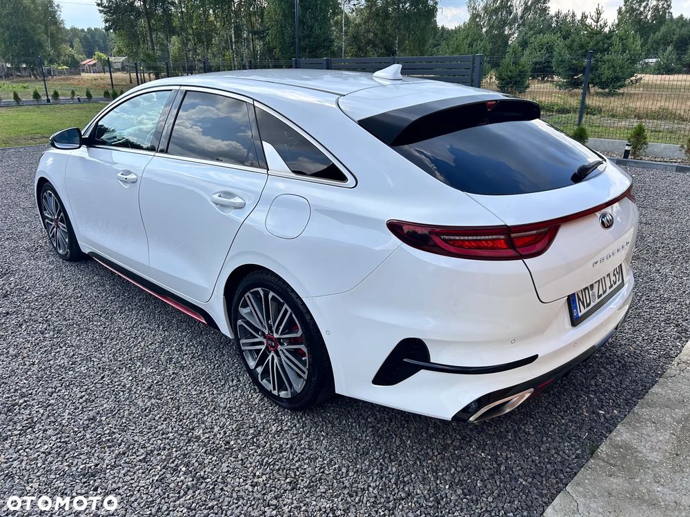 Kia ProCeed 1.6 T-GDI GT DCT - 14