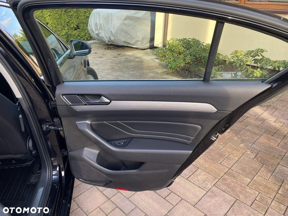 Volkswagen Passat 1.5 TSI EVO Elegance DSG - 37