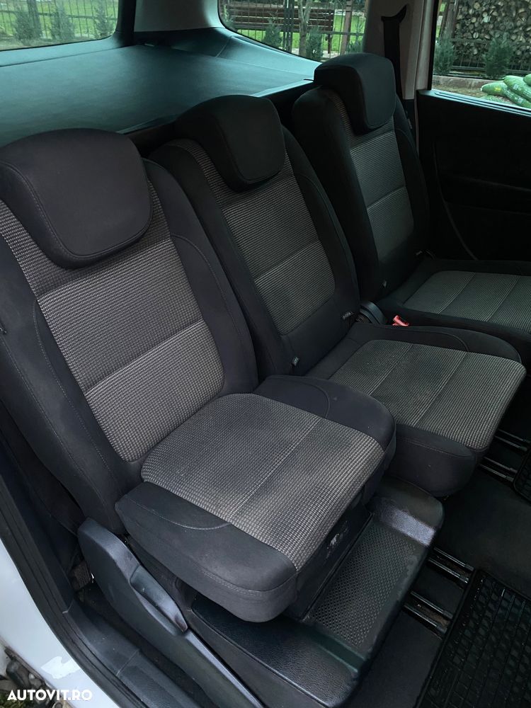 Volkswagen Sharan 2.0 TDI DSG Comfortline - 6