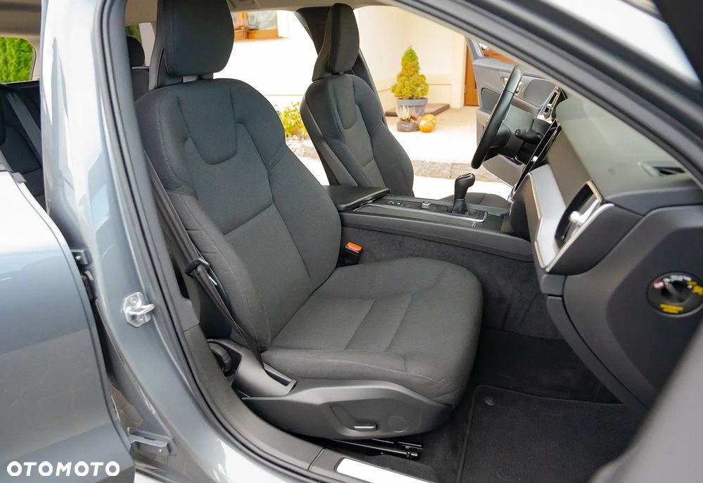 Volvo V60 D3 Drive-E Momentum - 28