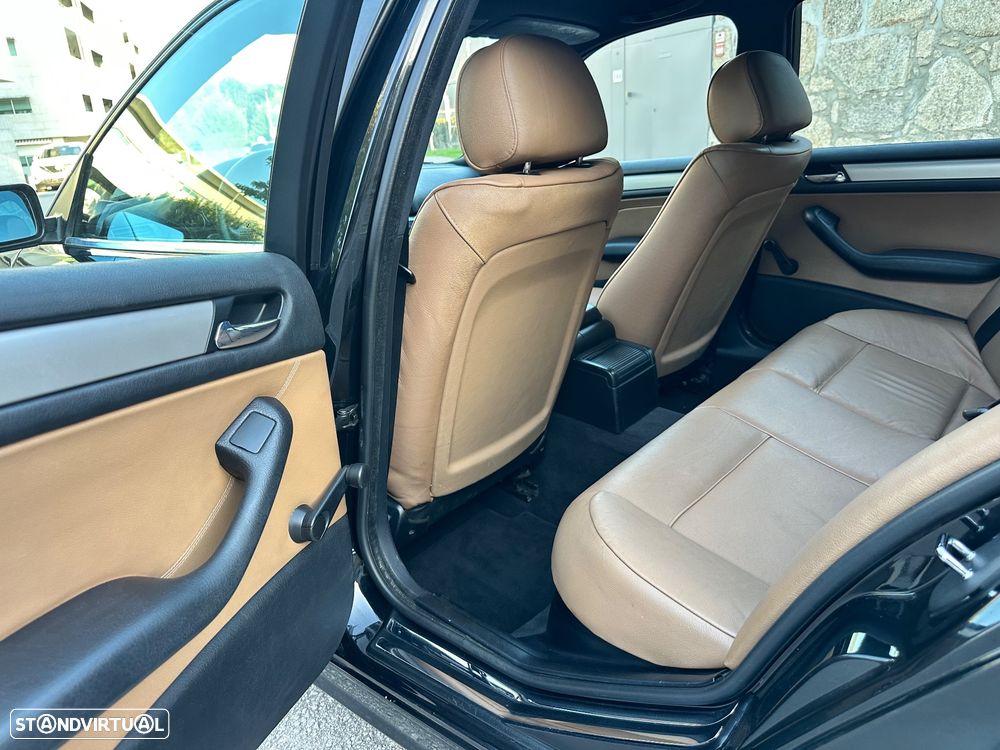 BMW 320 d Sport - 32