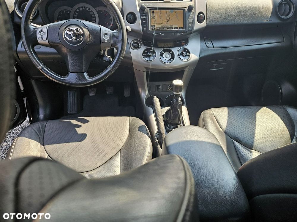 Toyota RAV4 - 14