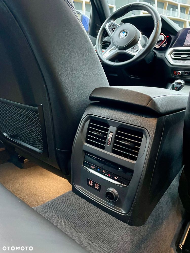 BMW Seria 3 320d M Sport - 26