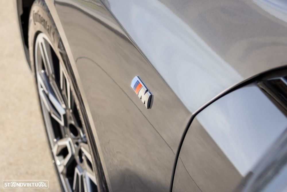 BMW 520 d Pack Desportivo M - 9